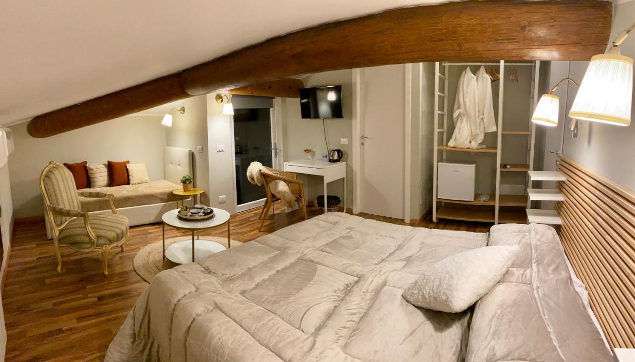 La Casa Di Campagna Sul Garda Puegnago Luaran gambar