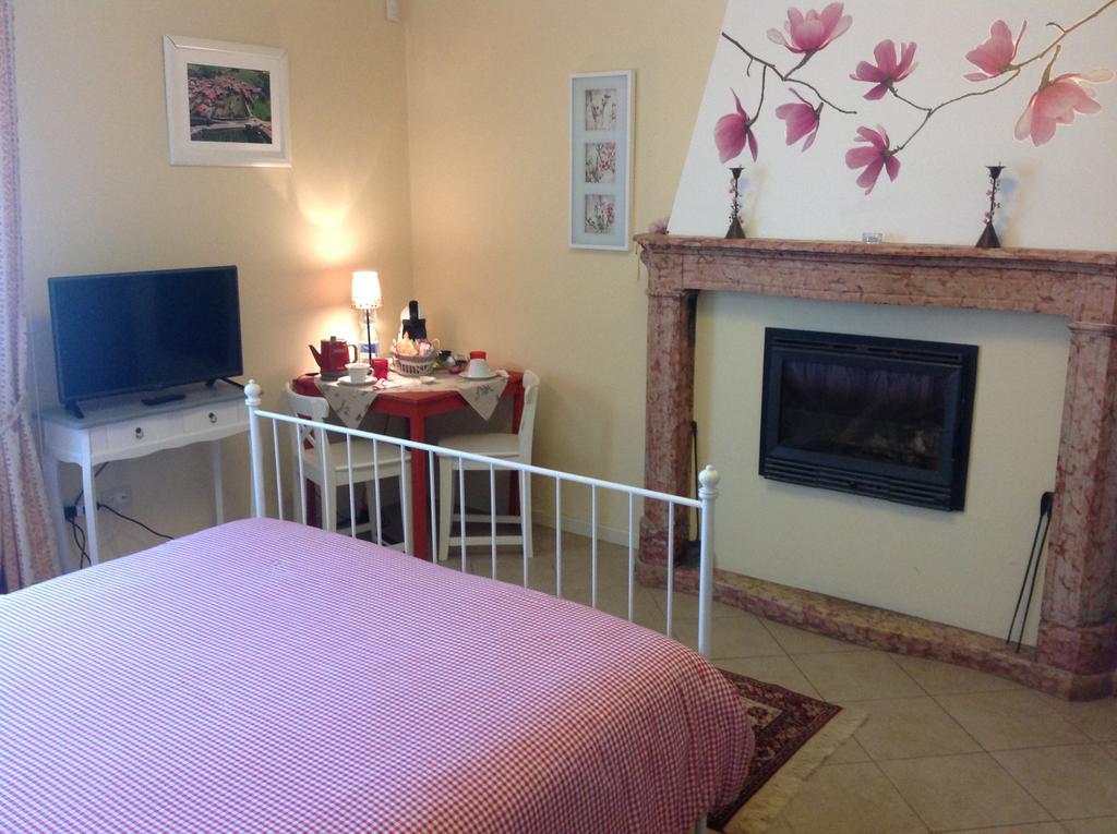 La Casa Di Campagna Sul Garda Puegnago Luaran gambar
